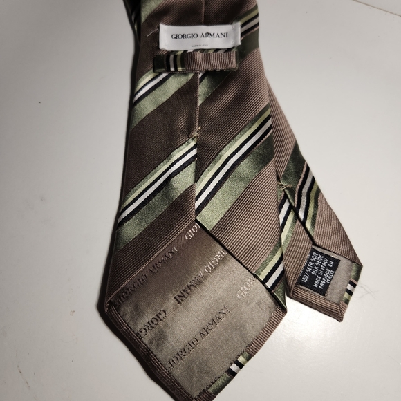 Giorgio Armani Silk Necktie - Picture 4 of 5
